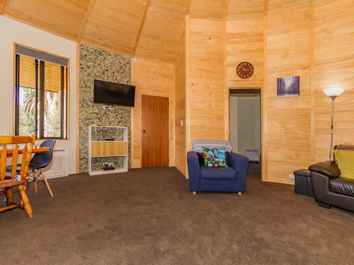 The Snowglobe - Ohakune Modern Yurt Style Chalet Exterior foto